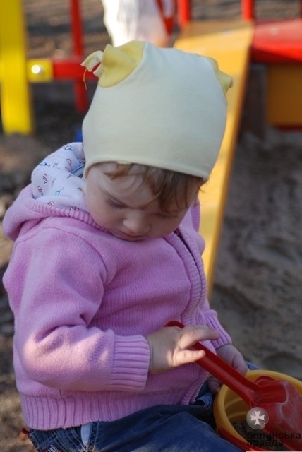 У Луцьку – новий дитячий майданчик. ФОТО